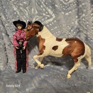 Breyer Pinto Gelding w/Western rider